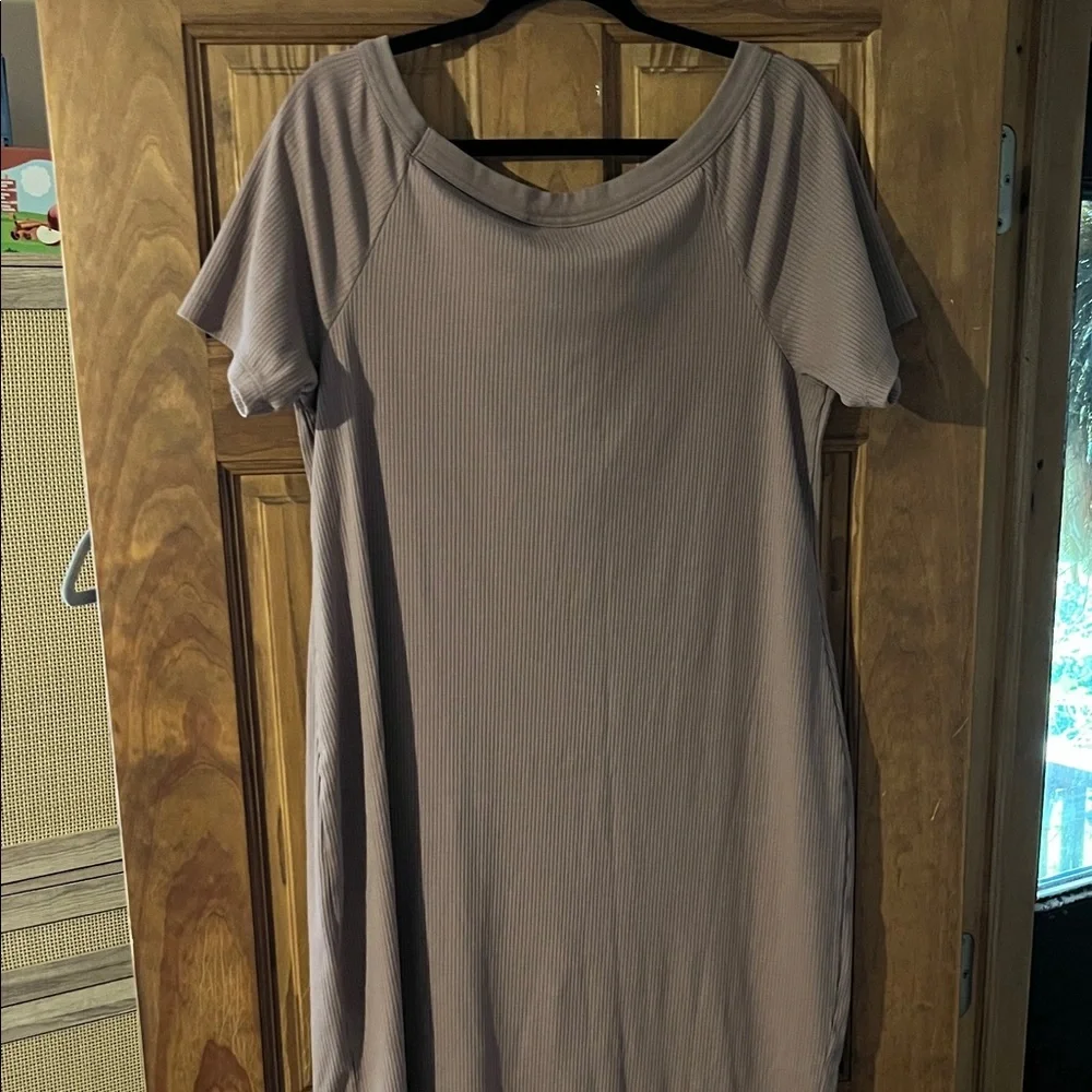 Universal Thread Ribbed Short Sleeve Dress in Taupe - Picture 4 of 5